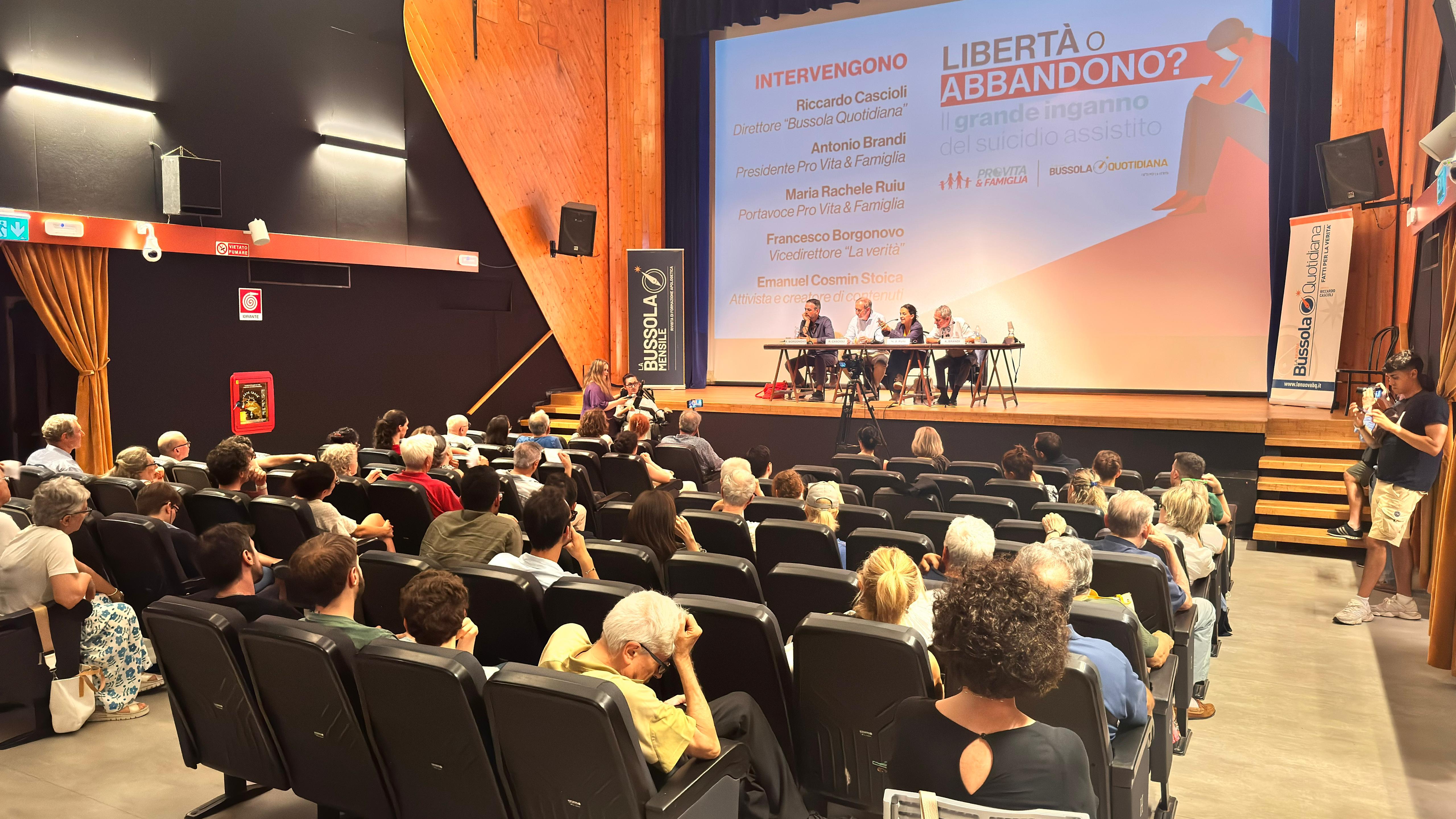 A Milano il convegno di Pro Vita & Famiglia sul fine vita: «Quella sul suicidio assistito è una legge inganno, da fermare immediatamente» 1